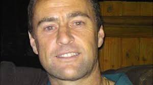 Cardiff City fans' Carling Cup tribute to Mike Dye at Wembley