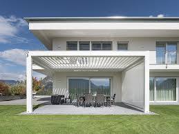 Terrassenuberdachung Aus Aluminium Mit Schwenkbaren Lamellen Kedry Prime By Ke Outdoor Design Uberdachung Terrasse Terrassendach Diy Pergola