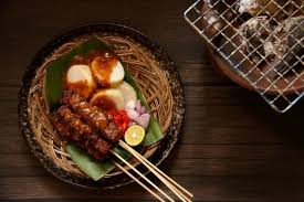 Sebagai contoh sederhana adalah soto. 15 Rekomendasi Makanan Tradisional Indonesia Yang Bikin Kamu Kepincut Akan Kelezatannya Yuk Coba Buat Di Rumah