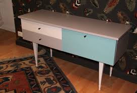 Ancienne Coiffeuse Annees 60 Relookee En Taupe Ivoire Et Turquoise Et Reconvertie En Commode Customiser Meuble Commode Vintage Relooker