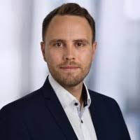 100+ perfiles de «Engelke»