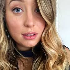 Lindsay Harless's Instagram, Twitter & Facebook