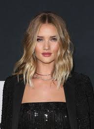 Frisuren mittellang stufig mit pony rundes gesicht … … machen frisur mittellang | neueste frisurentrends in 2015 frisuren mittellang stufig mit brille frisuren trend 2015 frisuren männer 2012 frisuren 2012 … stufige frisuren ~ kurzhaarfrisuren 2016 … Frisuren Mittellang Stufig Mit Brille Medium Hair Styles Top Hairstyles Wavy Bob Long