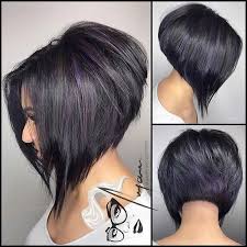 This blend of balayage blonde hues is so feminine and chic. Graduated A Line Bob Haircut Coupe De Cheveux Cheveux Courts Coupe De Cheveux Courte