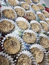 Selain dapat dimakan secara langsung, biskuit ini bisa dicelupkan ke susu atau di jadikan pure (apabila balita anda masih rawan tersedak). Kuali Mama Bebola Biskut Bersalut Nestum Biskut Marie ÙÙŠØ³Ø¨ÙˆÙƒ