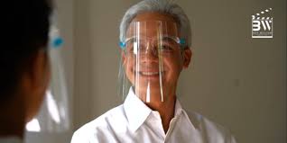 Lahir di karanganyar, jawa tengah, 28 oktober 1968; Gubernur Ganjar Pranowo Dulu Susah Jual Bensin Eceran Hidup Serba Kekurangan Merdeka Com