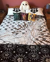 How To Turn Your Bedroom Into An Irl Hogwarts Grotto Harry Potter Bedroom Decor Harry Potter Bedroom Harry Potter Decor