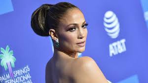 Jennifer lopez has a new album coming out early next year called love?, and like most artists, she has already put out a single to help promote it (fresh out the oven, featuring pitbull). Jennifer Lopez Sangerin Veroffentlicht Hinreissendes Aktfoto Stern De