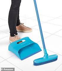 Why should you have to lug out the heavy vacuum every time? This Indoor Rubber Broom And Dustpan Set Is A Game Changer For Removing Pet Hair From Any Surface Readsector