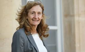 Interrogée sur l'affaire de la jeune mila, la garde des sceaux a affirmé qu' « insulter les religions, c'est porter atteinte à la liberté de conscience ». Le Programme De La Visite De La Garde Des Sceaux Nicole Belloubet Radio1 Tahiti