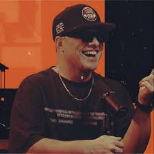 Tengo dos hermanos maravillosos y el menor(el de la izquierda) Joel  Hernandez cumple años hoy. Su personalidad y carisma son únicos. Te amo  brother. Ayúdenme a felicitarlo. #breguilla #hermano #teamo #felicidades