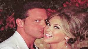 Luis miguel — manana de carnaval (manha do carnaval) (romances 1997) luis miguel — historia de un amor (segundo romance 1994) luis miguel — ese momento (amarte es un placer 1999) The Day Luis Miguel Called Aracely Arambula Ridiculous World Today News