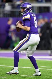 Minnesota Vikings Quarterback Kirk Cousins Warms Up Prior To The Game Minnesota Vikings Minnesota Vikings Football Kirk Cousins