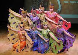 Tari manipuren dari jawa tengah. Seni Budaya