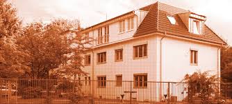 Haus der geschichte bonn liegt 4,6 km von hotel haus berlin entfernt und elli daniel ist in 5 minuten autofahrt zu erreichen. Bonn Ifs Bonn Berlin