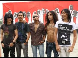 Lirik lagu virus aku gak mau menjadi setan yang menakutimu aku gak mau menjadi iblis yang menyesatkanmu. Slank Virus Chord Blogserbacaan