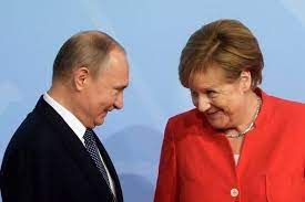 #меркель смотрит в бинокль , #ангел меркель , #фото меркель с биноклем , #ангела меркель , #меркель с биноклем. Politika Mozhet Byt Veseloj Luchshie Fotografii I Memy Sammita G 20 V Gamburge