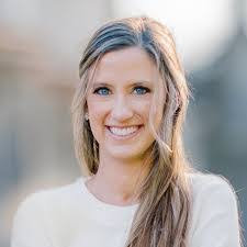 Lindsey Lewis's Instagram, Twitter & Facebook