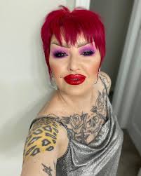 Shauna Pierce's Instagram, Twitter & Facebook