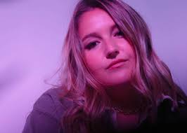 Kelly Jane Caron vs. Chelsea Cutler