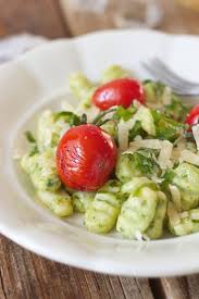 Barlauch Gnocchi Mit Gerosteten Tomaten Rezept Sweets Lifestyle Rezept Barlauch Gnocchi Rezepte Gesunde Nudelrezepte