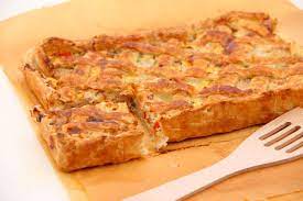 hackfleisch kuchen vom blech rezepte hackfleischpizza kochen und backen