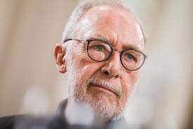 Maybe you would like to learn more about one of these? Gerhard Richter Rechnet Mit Werk Ohne Autor Ab Monopol