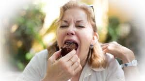 How Women Over 60 Can Develop the Courage to Trust Themselves Around Food