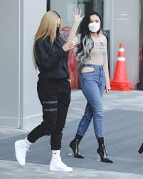 11.06.2021 · また、イ・ヒョリ・jessi・オム・ジョンファと共に「払戻遠征隊」というユニットも結成しました。 ファンからすると、7年の契約終了後、また再契約をしてグループ活動をしながら、ソロ活動もやってくれると一番うれしいんですけどね。 mamamooソラが7年間に言及？ 先日、mamamoo Kpop Girls Jessi Mamamoo Hwasa Nani Facebook