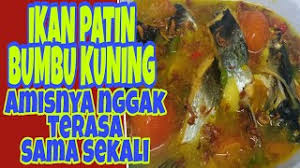 Sajian ikan yang dimasak dengan daun kemangi, bumbu, rempah serta perasan jeruk nipis ini rasanya hhhhhm sedap dan menyegarkan. Ikan Patin Bumbu Kuning Cara Masak Biar Nggak Amis Ikannya Youtube