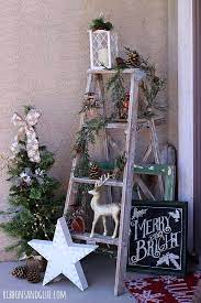 Who doesn't love country christmas decorations?they're full of festive, farmhouse christmas decorating ideas, homemade touches and, of course, a rustic christmas tree.it's the focal point of your living room during the holidays, so naturally, it has to fit in with your farmhouse aesthetic. 40 Fabulous Rustic Country Christmas Decorating Ideas Christmas Decorations Rustic Christmas Diy Country Christmas
