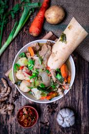 Tapi, mencari rumah makan yang menyediakan sup tulang sumsum yang lezat bukanlah hal yang mudah.… Sup Sumsum Tulang Sapi Sumsum Tulang Sapi