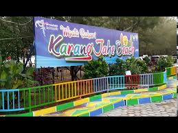 Pengunjung yang sudah masuk pantai karangjahe, juga dibatasi waktunya. Pantai Karang Jahe Resmi Dibuka Youtube