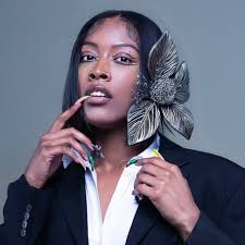 Hey everyone! I'm looking to do a couple short films for fun at this point,  wondering if anyone wanted to collaborate. Any writers that want their  vision brought to life?