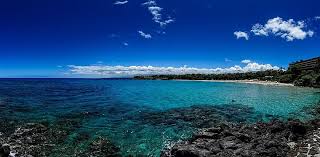 Pemandangan bawah laut yang akan kamu lihat ketika diving atau snorkeling di bawah laut kepulauan raja ampat, salah satunya bisa melihat secercah cahaya yang mirip dengan cahaya surga. Pantai Laut Batu Samudra Pemandangan Laut Air Langit Awan Hotel Resor Pemandangan Indah Pikist