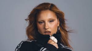 Consulta las últimas noticias de Laura Coca en LOS40