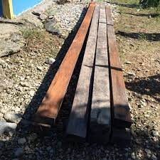 Desain 2 kamar tidur dan dapat dibuat tinggi model rumah panggung dengan tiang kayu 2,7 meter. Saiz Standard Kayu Papan Dan Plywood