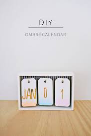 Diy Desk Calendar Home Made By Carmona Diy Desk Calendar Diy Ombre Room Diy