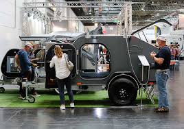 Trouver une caravane occasion à vendre entre particuliers parmi des petites annonces gratuites en france. Salon De La Caravane De Dusseldorf Campings Pour Tentes Et Caravanes