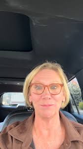 Why is choosing a Pickleball paddle the hardest decision ever? I demoed so  many and still can’t decide. So tell me what paddle are you using that  absolutely rocks your game? I wanna try it! ...