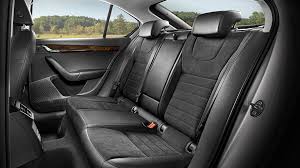 Résultat de recherche d'images pour "SKODA SUPERB 2016 interior"