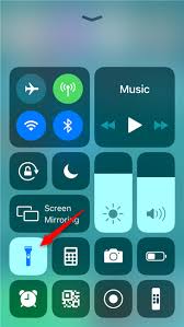 The quickest way to turn off the iphone's flashlight. 4 Ways To Turn On The Flashlight On An Iphone Digital Citizen