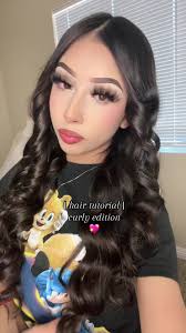 Curly Hair Tutorial: Kiss Curls for Quinceañera