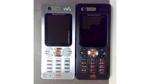 It offers some decent specs. W880 Und W200 Von Sony Ericsson Offiziell Vorgestellt