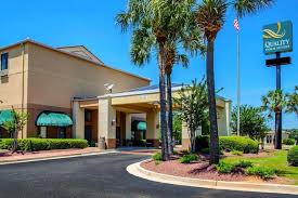 It is ideally located just 1 km from the. Quality Inn Suites At Airport Blvd I 65 Mobile Al 150 West I 65 Service Rd South 36608