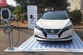 Pertama, pastikan kondisi mobil dalam kondisi normal dan semua komponen bekerja sesuai fungsinya. Uji Coba Di Indonesia Jarak Tempuh Nissan Leaf Capai 280 Km Otomotif Bisnis Com