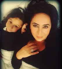 Revna Colak Ve Annesi Kimdir Sinema Hayat Kina