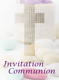 La première communion, c'est recevoir pour la première fois le corps du christ sous forme d'hostie consacrée par le prêtre. Carte La 1ere Communion Avec Des Dragees Envoyer Une Carte Premiere Communion Des 0 99 Merci Facteur