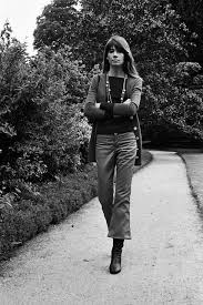She is an iconic figure in fashion, music and style. Francoise Hardy Photographed By Christian Simonpietri In 1969 Style Fashion Style Icons