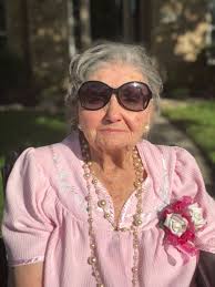 Ella Laura Pesak Krobot